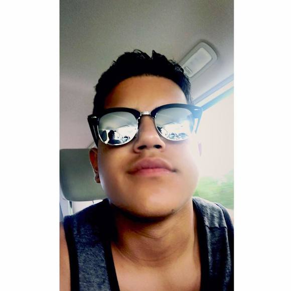 Meet your Posher, Andrew - Picture 1 of 1